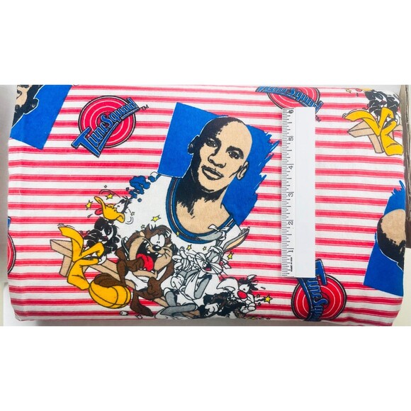 VTG 1996 Looney Tunes SPACE JAM Squad Michael Jordan Flannel Fabric BTY - Picture 2 of 3